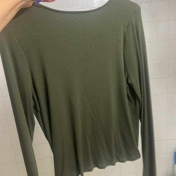 Express blouse olive green size medium - Picture 3 of 5